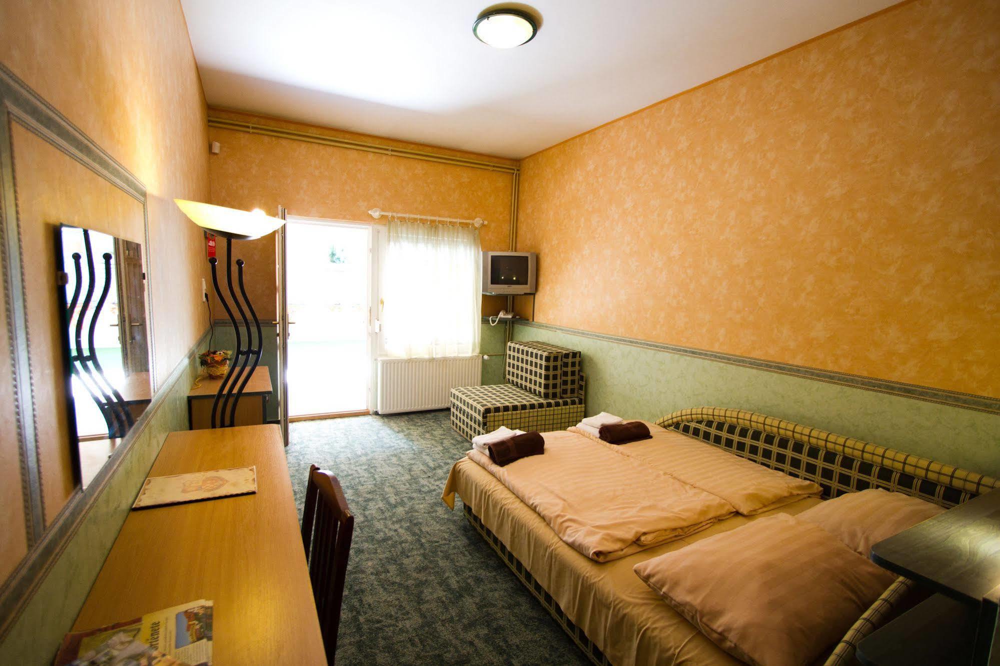 Piknik Wellness Hotel Siófok Esterno foto
