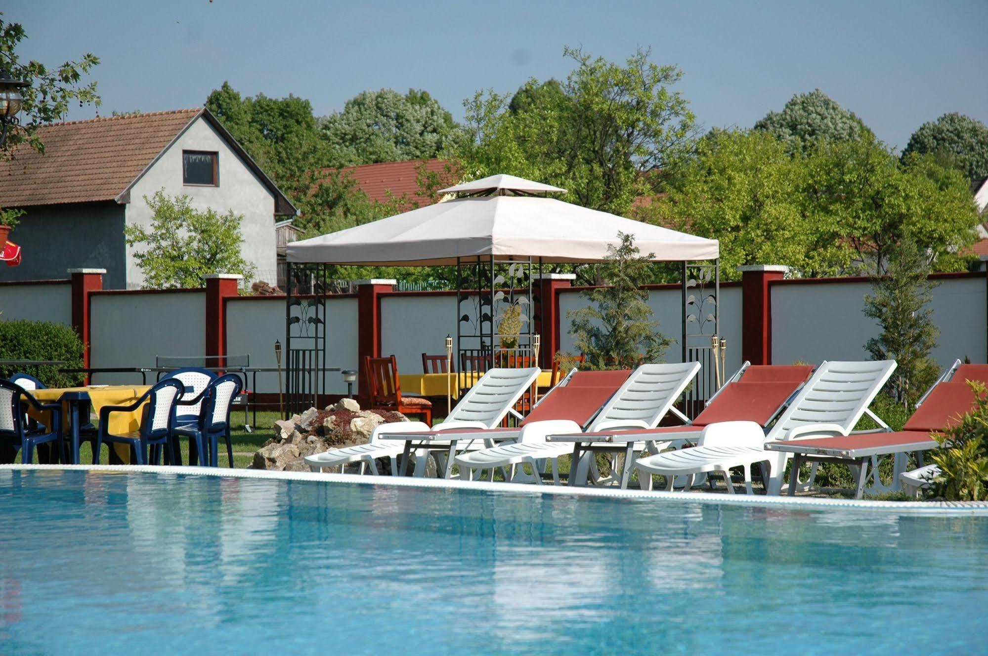 Piknik Wellness Hotel Siófok Esterno foto